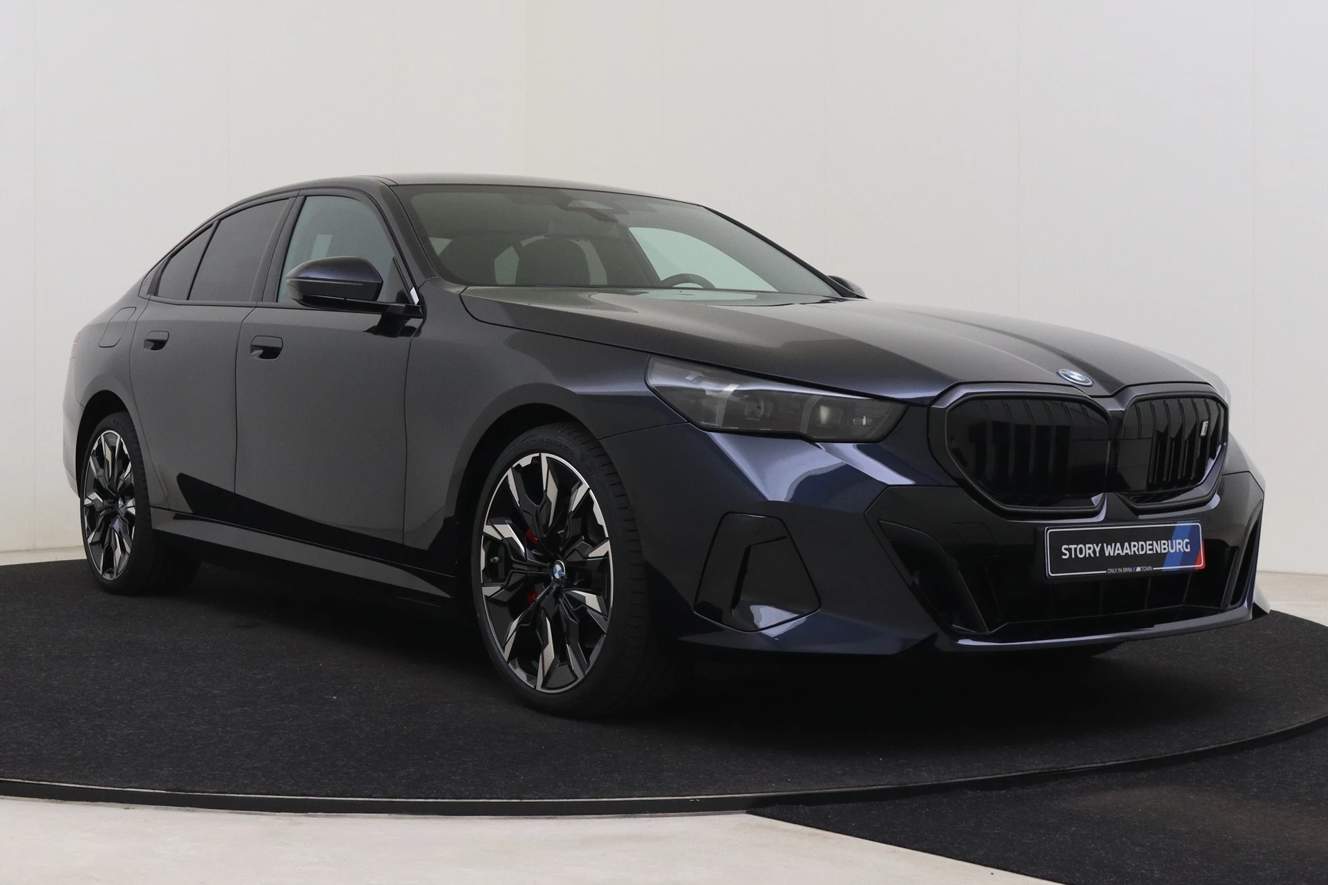 Hoofdafbeelding BMW i5