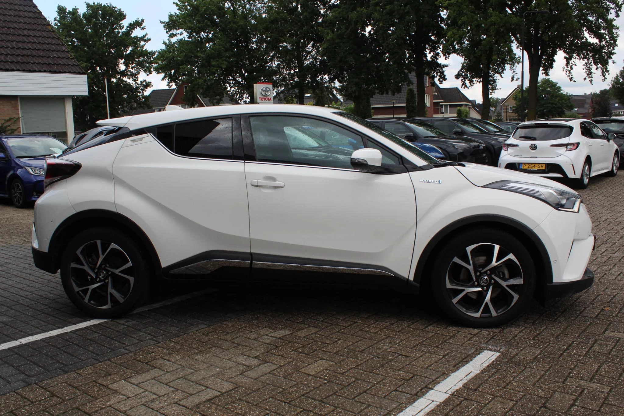 Hoofdafbeelding Toyota C-HR