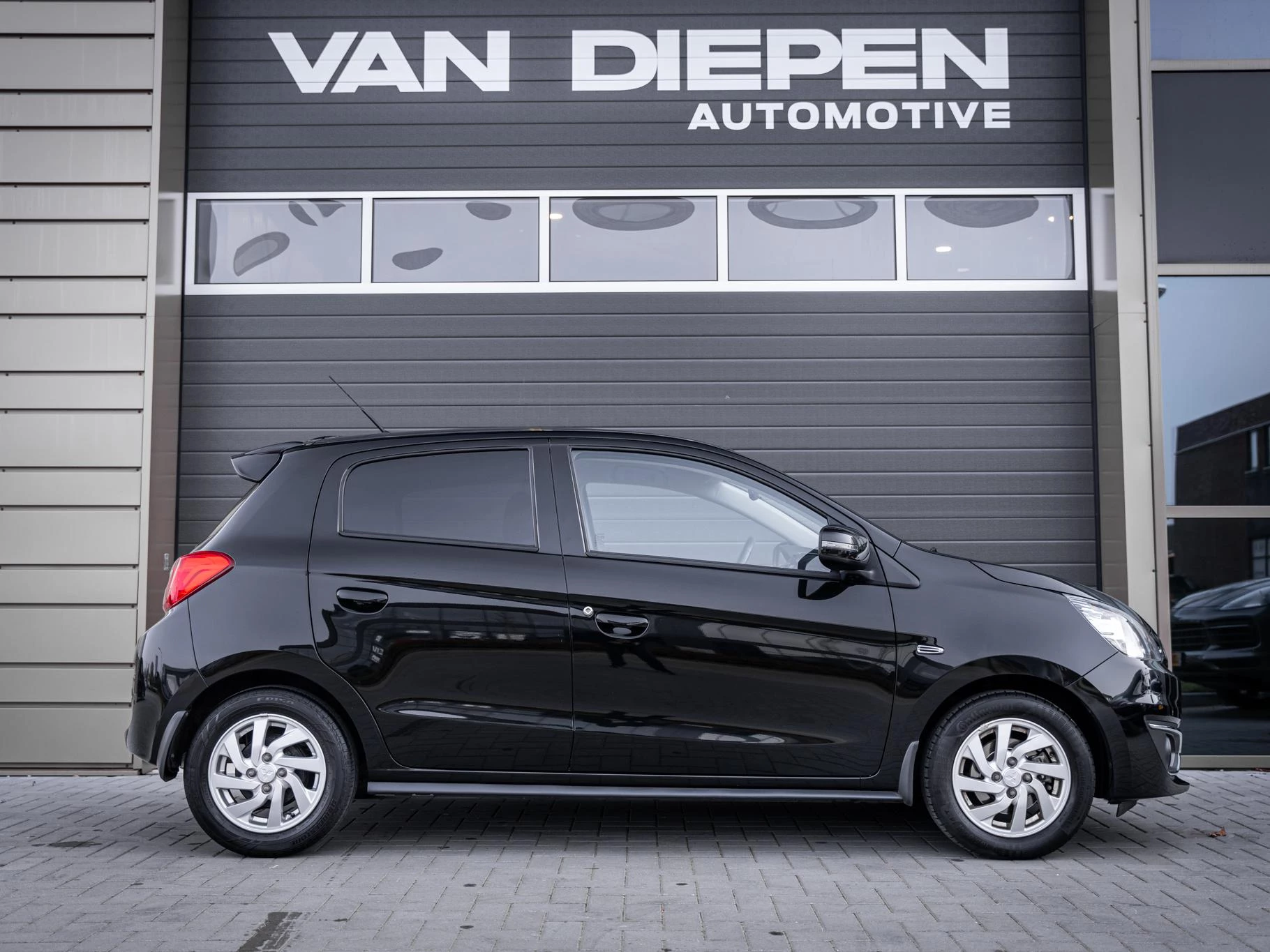 Hoofdafbeelding Mitsubishi Space Star