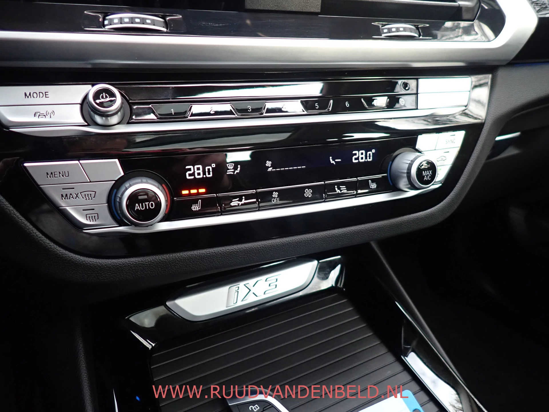 Hoofdafbeelding BMW iX3