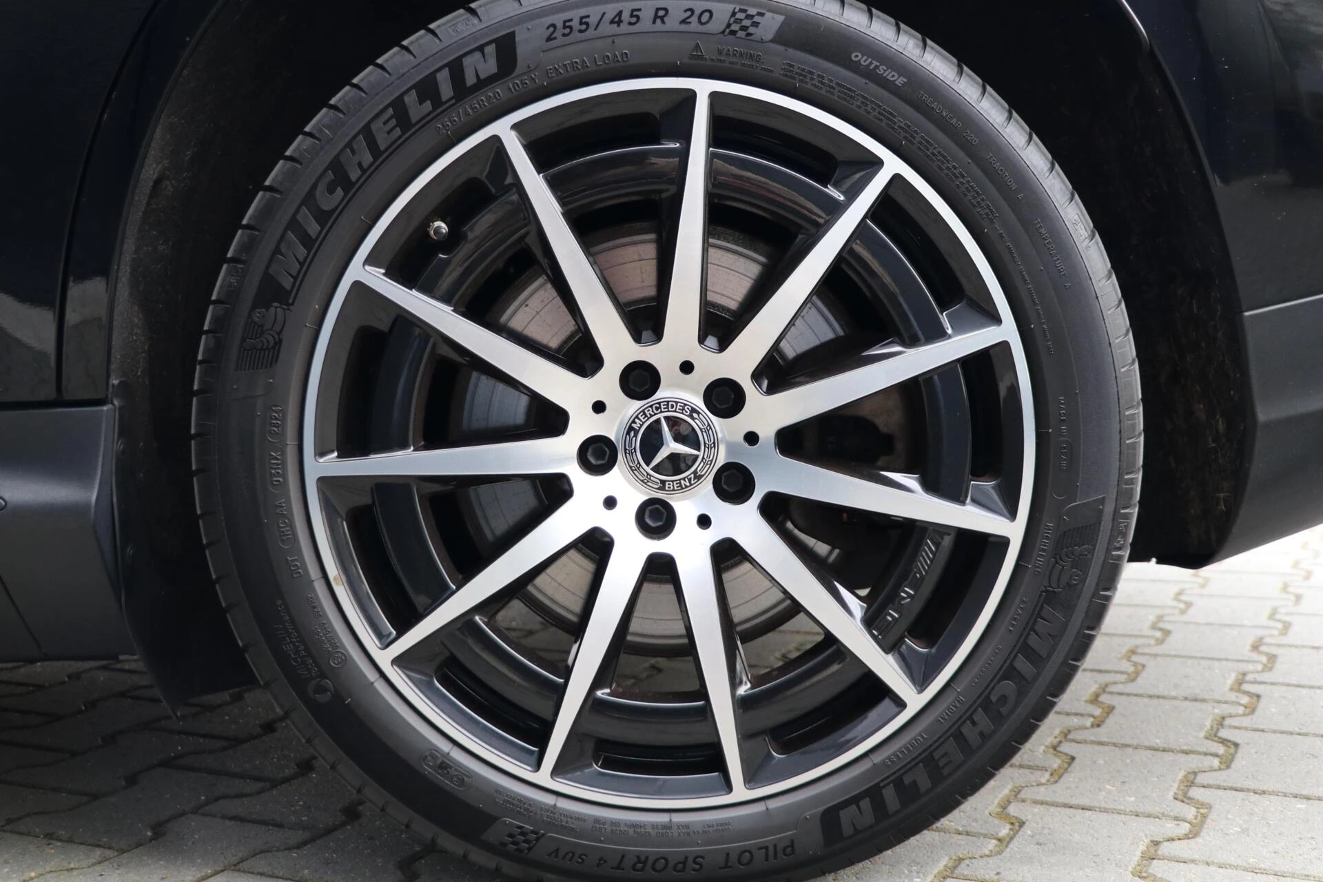 Hoofdafbeelding Mercedes-Benz EQC