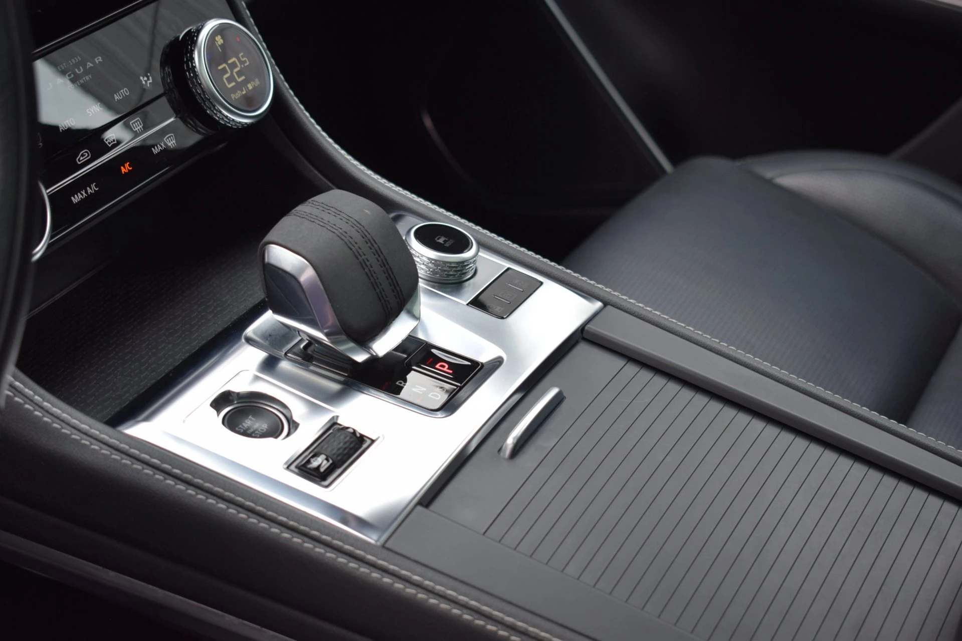 Hoofdafbeelding Jaguar F-PACE
