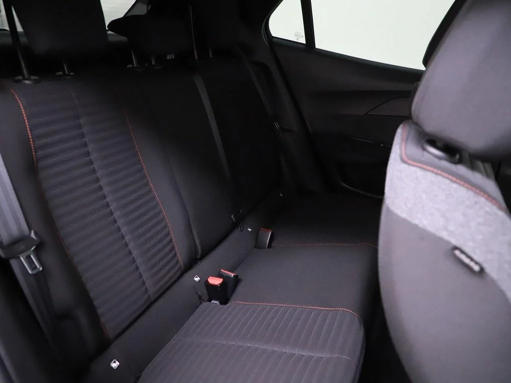 Hoofdafbeelding Peugeot e-2008