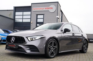 Mercedes-Benz A-klasse 180 d Business Solution AMG | Panorama | Sfeerverlichting | Camera | Leder/Alcantara | AMG PAKKET | LED |