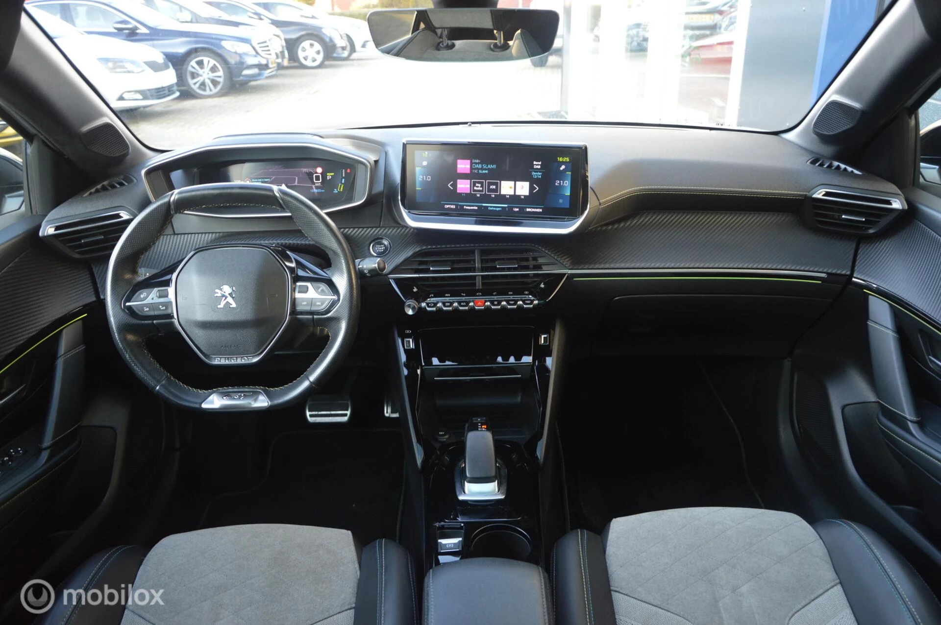 Hoofdafbeelding Peugeot e-208