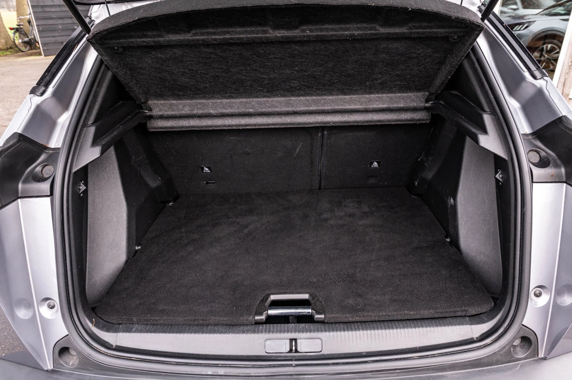 Hoofdafbeelding Peugeot e-2008