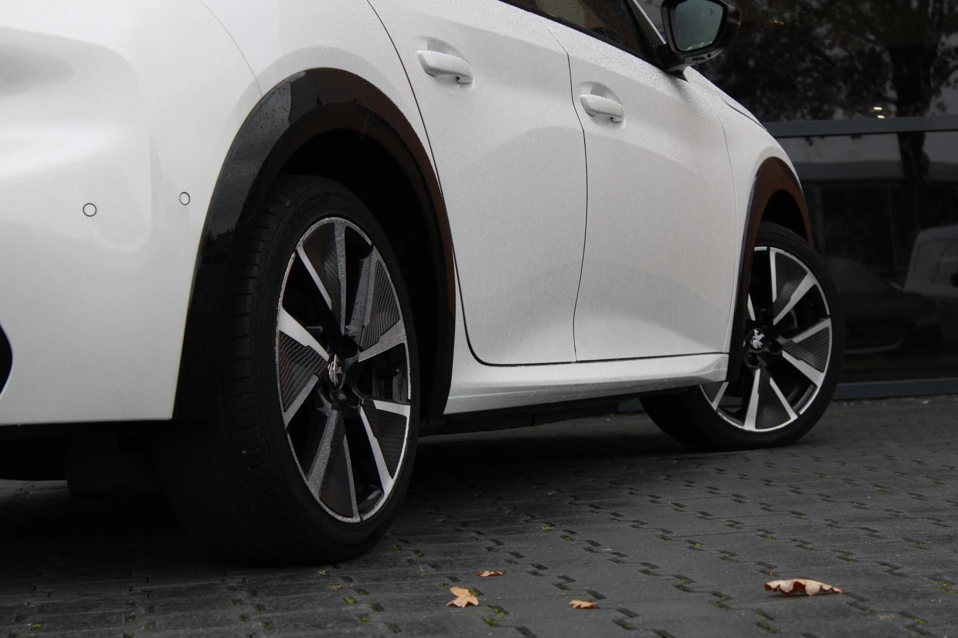 Hoofdafbeelding Peugeot e-208