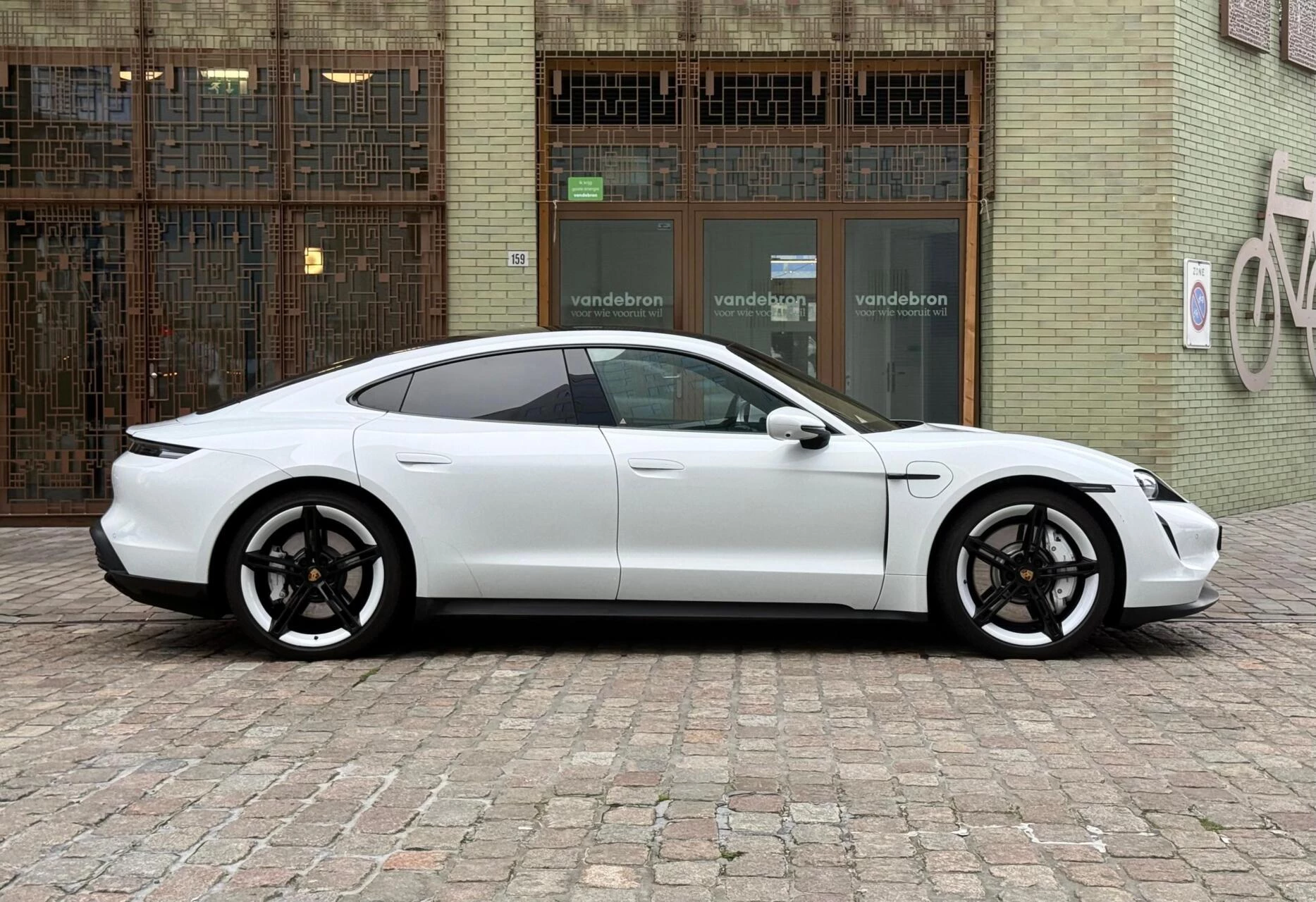 Hoofdafbeelding Porsche Taycan