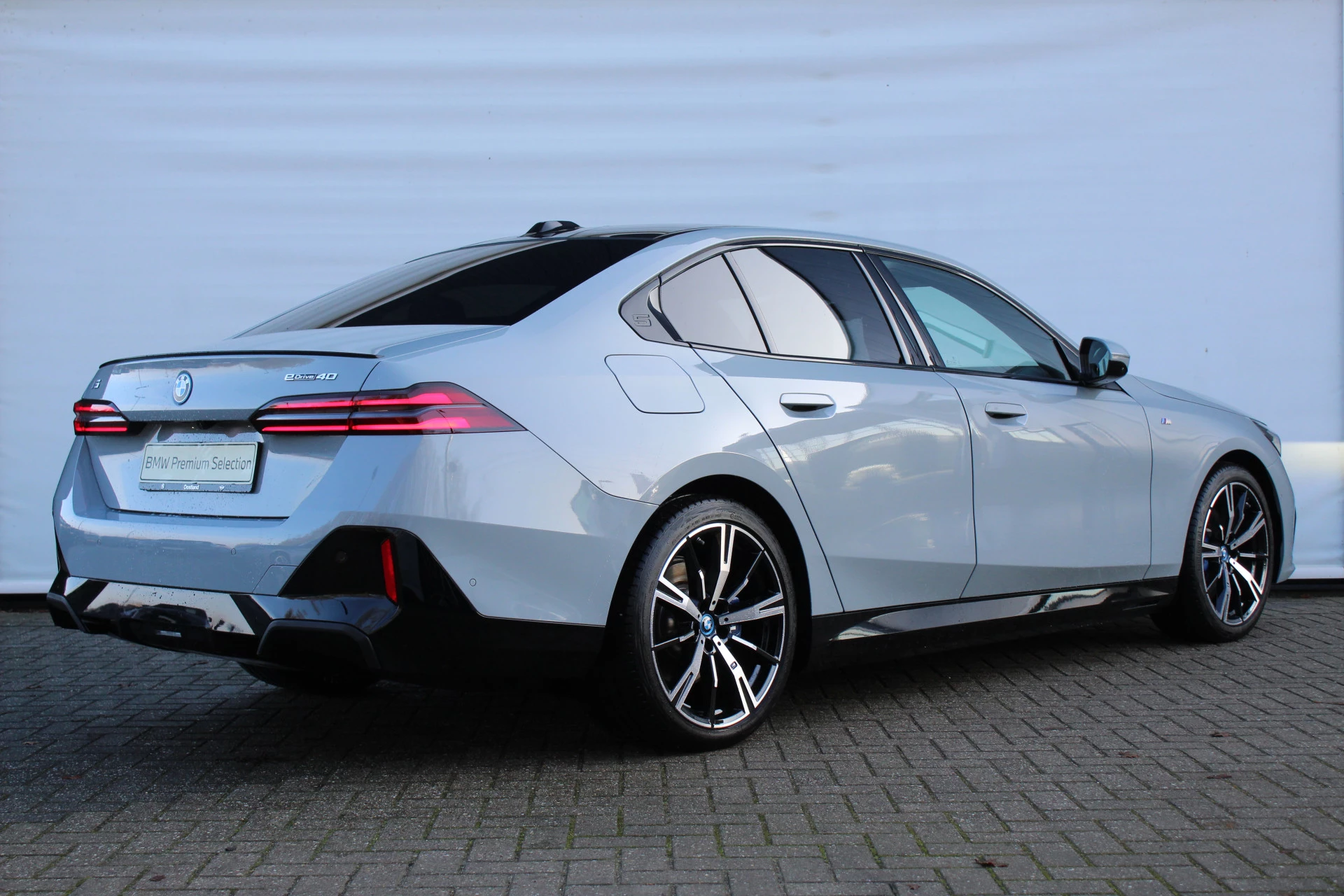 Hoofdafbeelding BMW i5