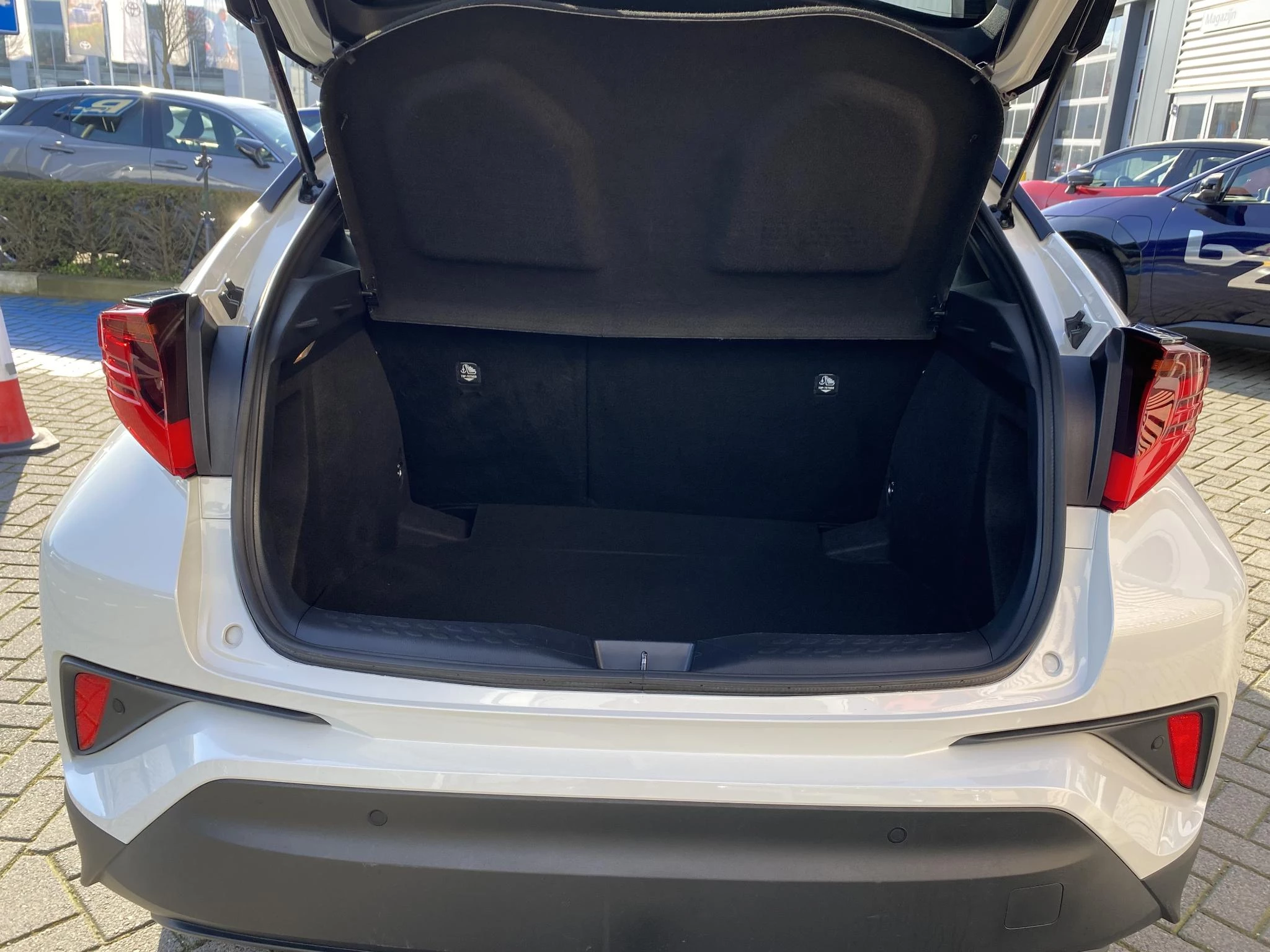 Hoofdafbeelding Toyota C-HR