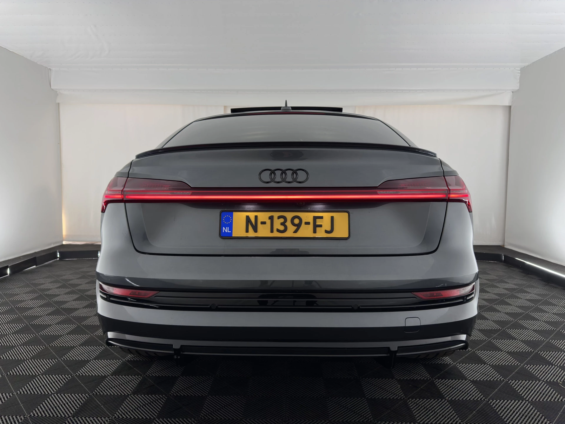 Hoofdafbeelding Audi e-tron