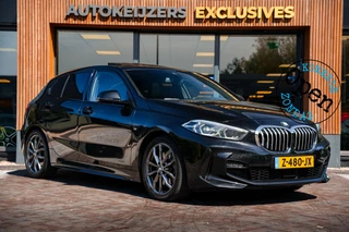 Hoofdafbeelding BMW 1 Serie BMW 1-serie 120d Executive M Pakket Panoramadak Cruise LED Clima DAB+ 18''LM