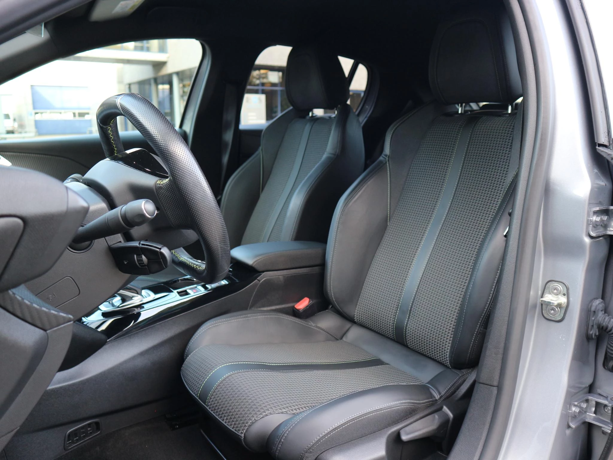 Hoofdafbeelding Peugeot e-208