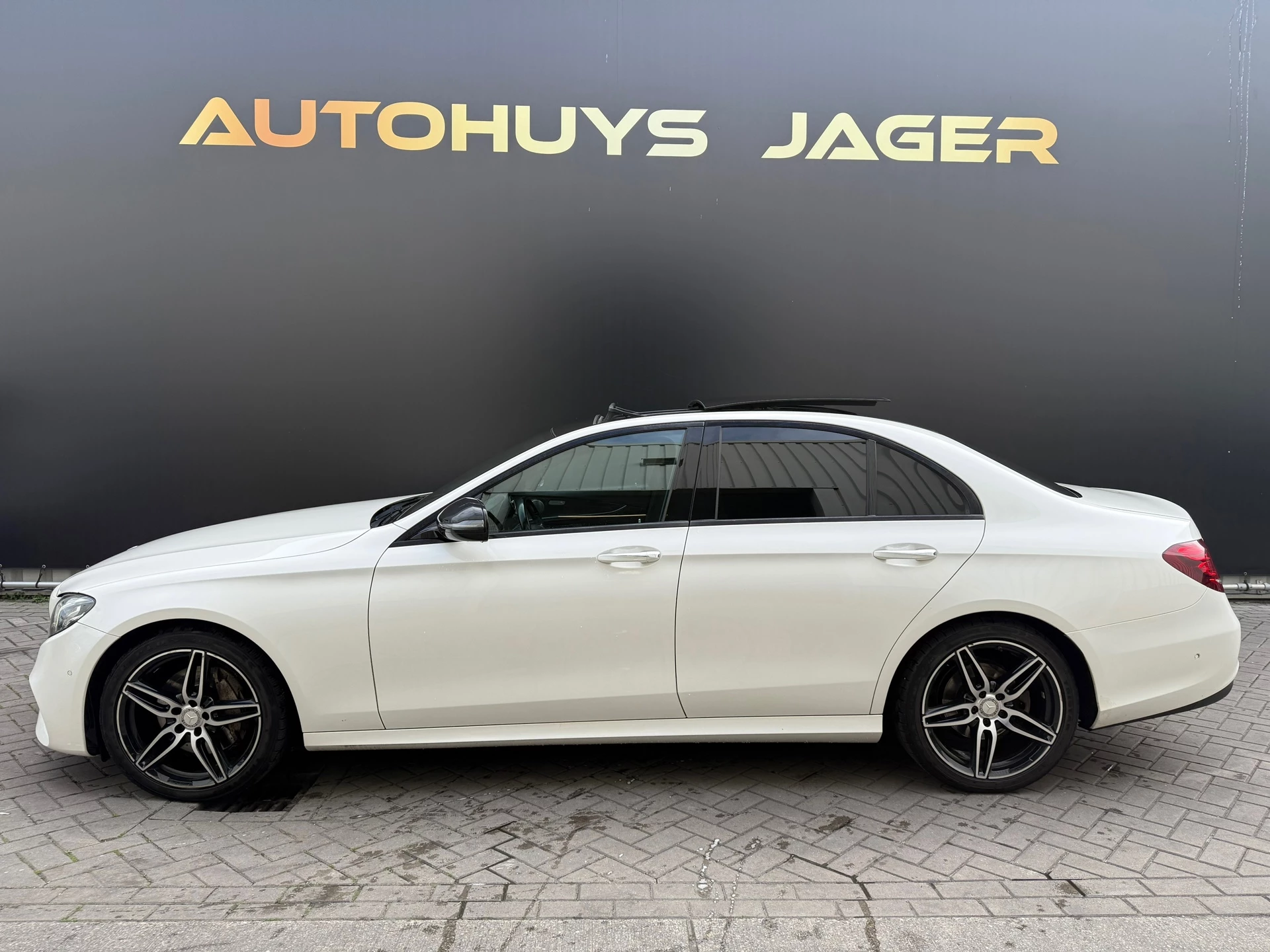 Hoofdafbeelding Mercedes-Benz E-Klasse