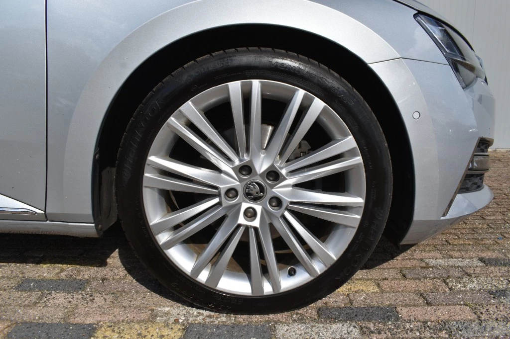 Hoofdafbeelding Škoda Superb