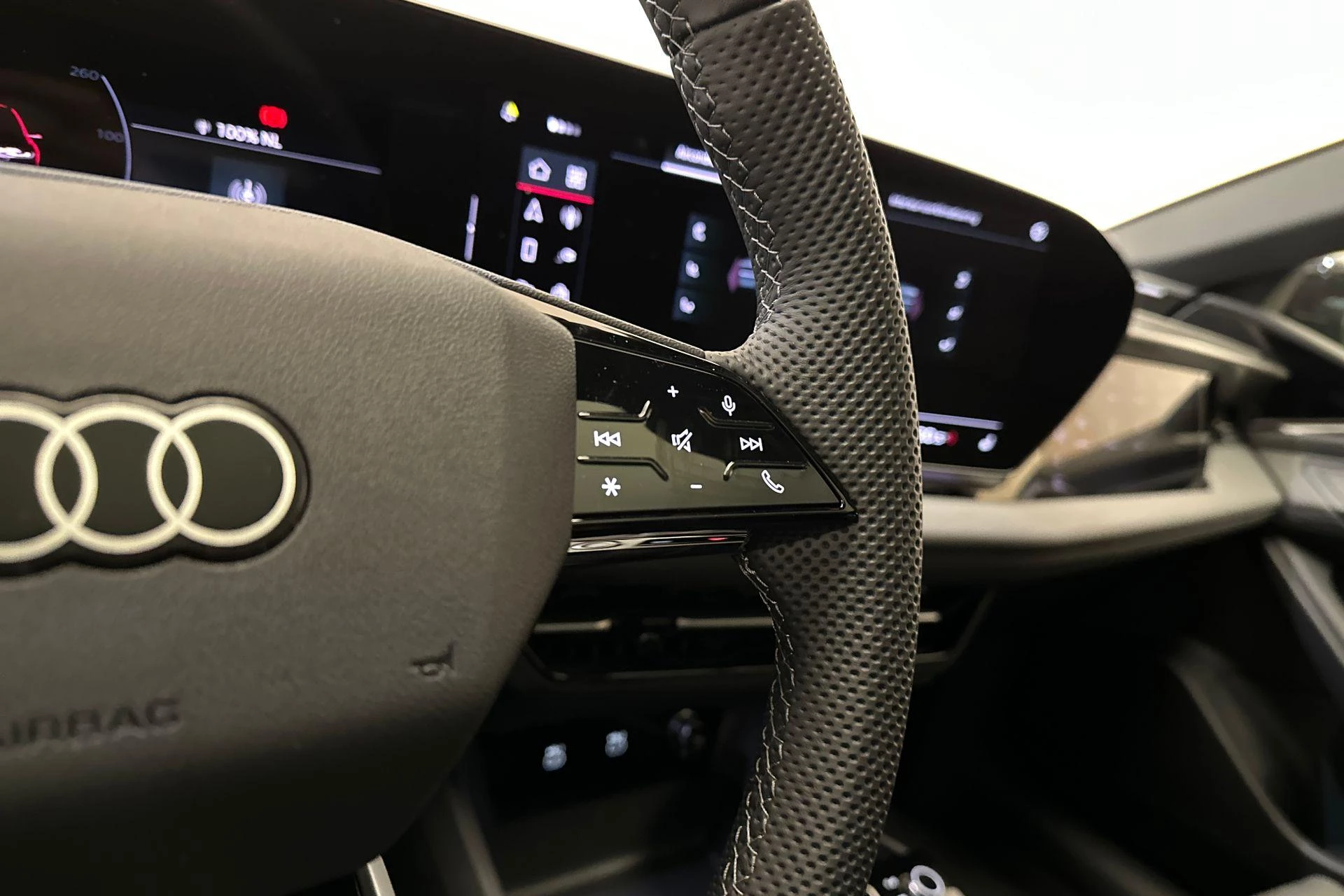 Hoofdafbeelding Audi A6 Avant e-tron