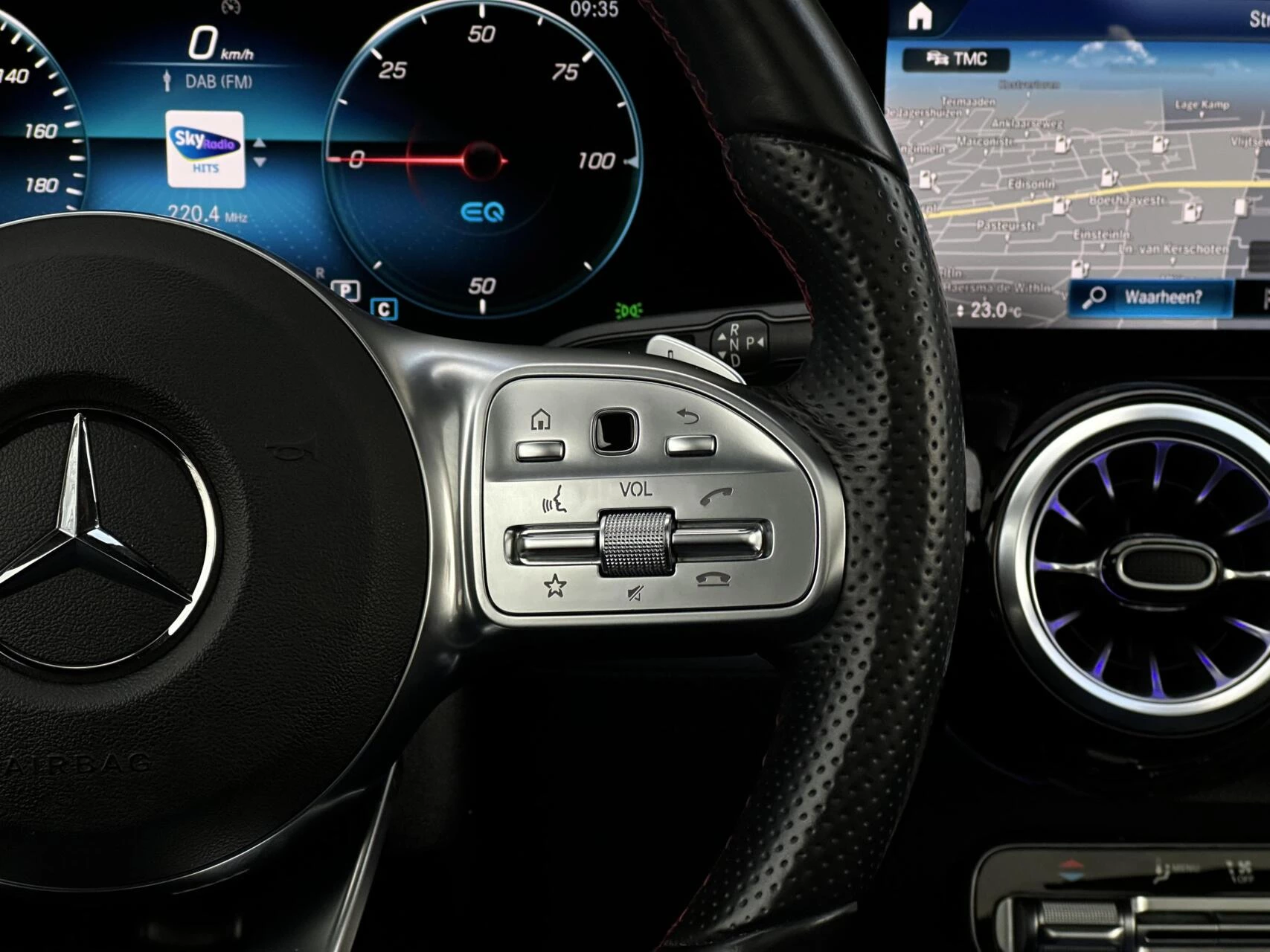 Hoofdafbeelding Mercedes-Benz EQB