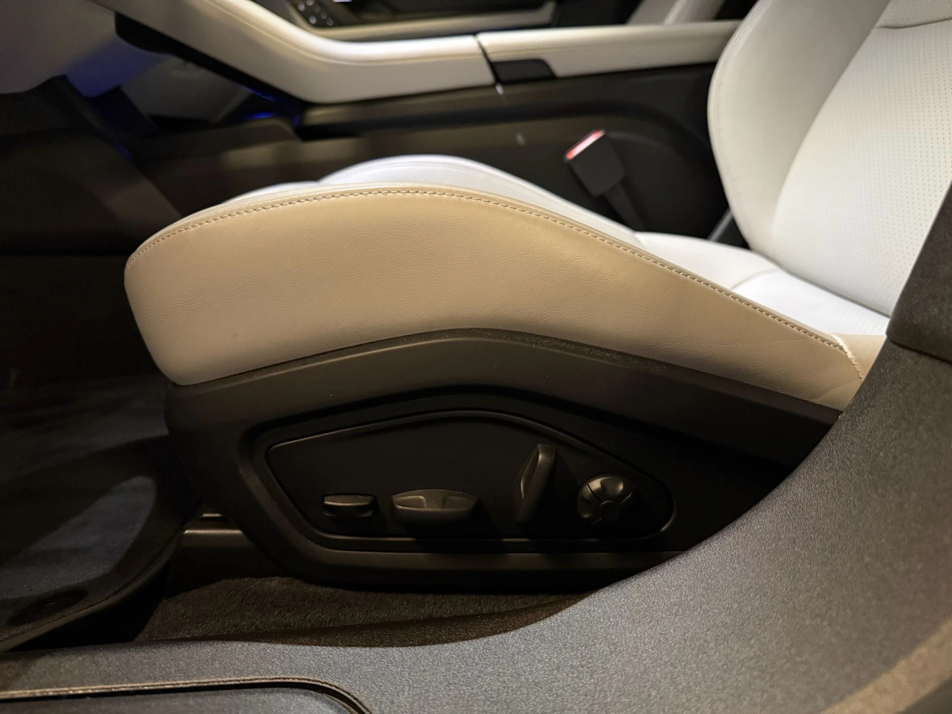 Hoofdafbeelding Porsche Taycan