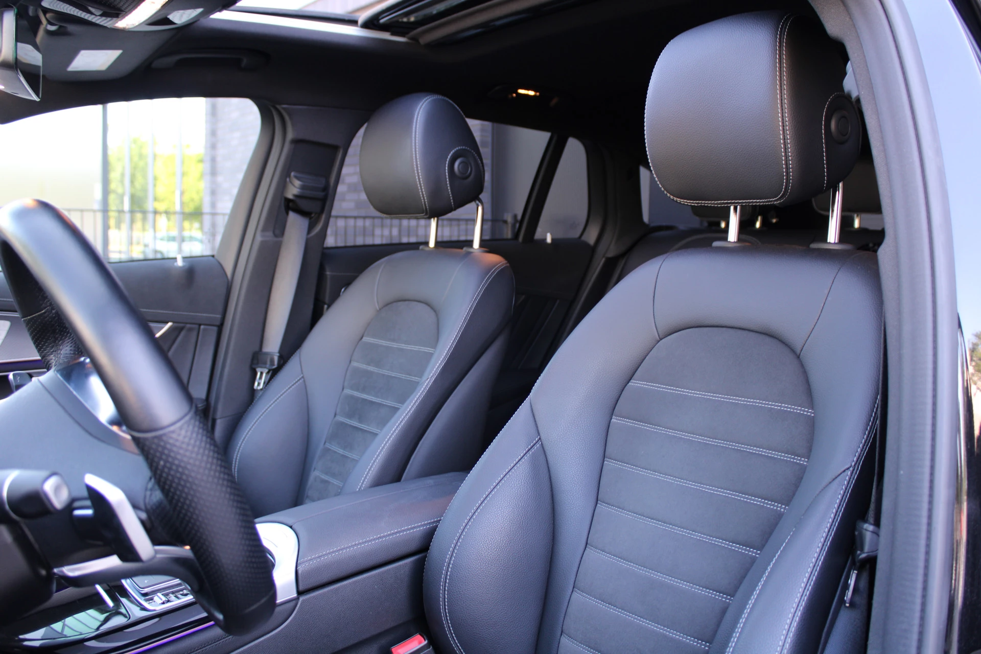 Hoofdafbeelding Mercedes-Benz EQC