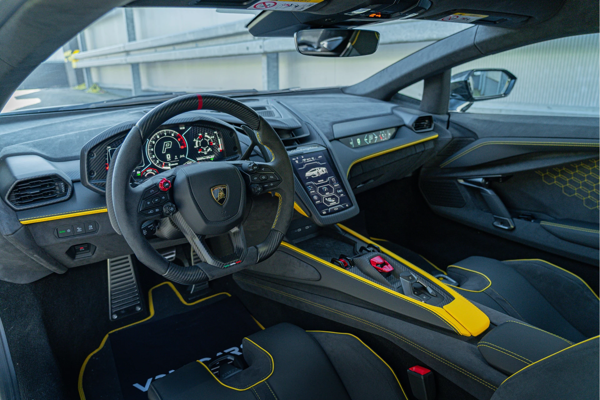 Hoofdafbeelding Lamborghini Revuelto