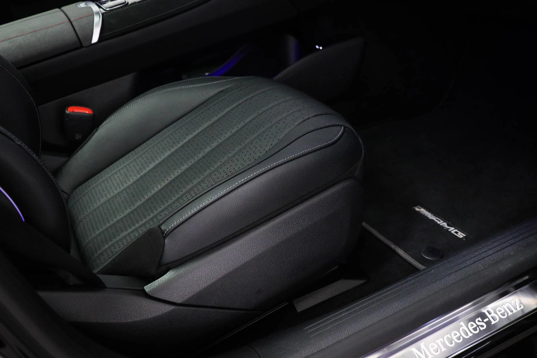 Hoofdafbeelding Mercedes-Benz EQS