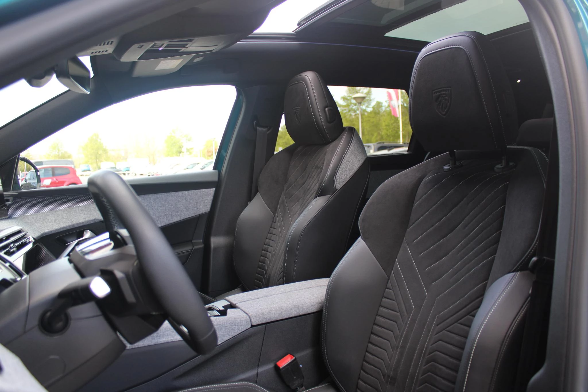 Hoofdafbeelding Peugeot e-5008
