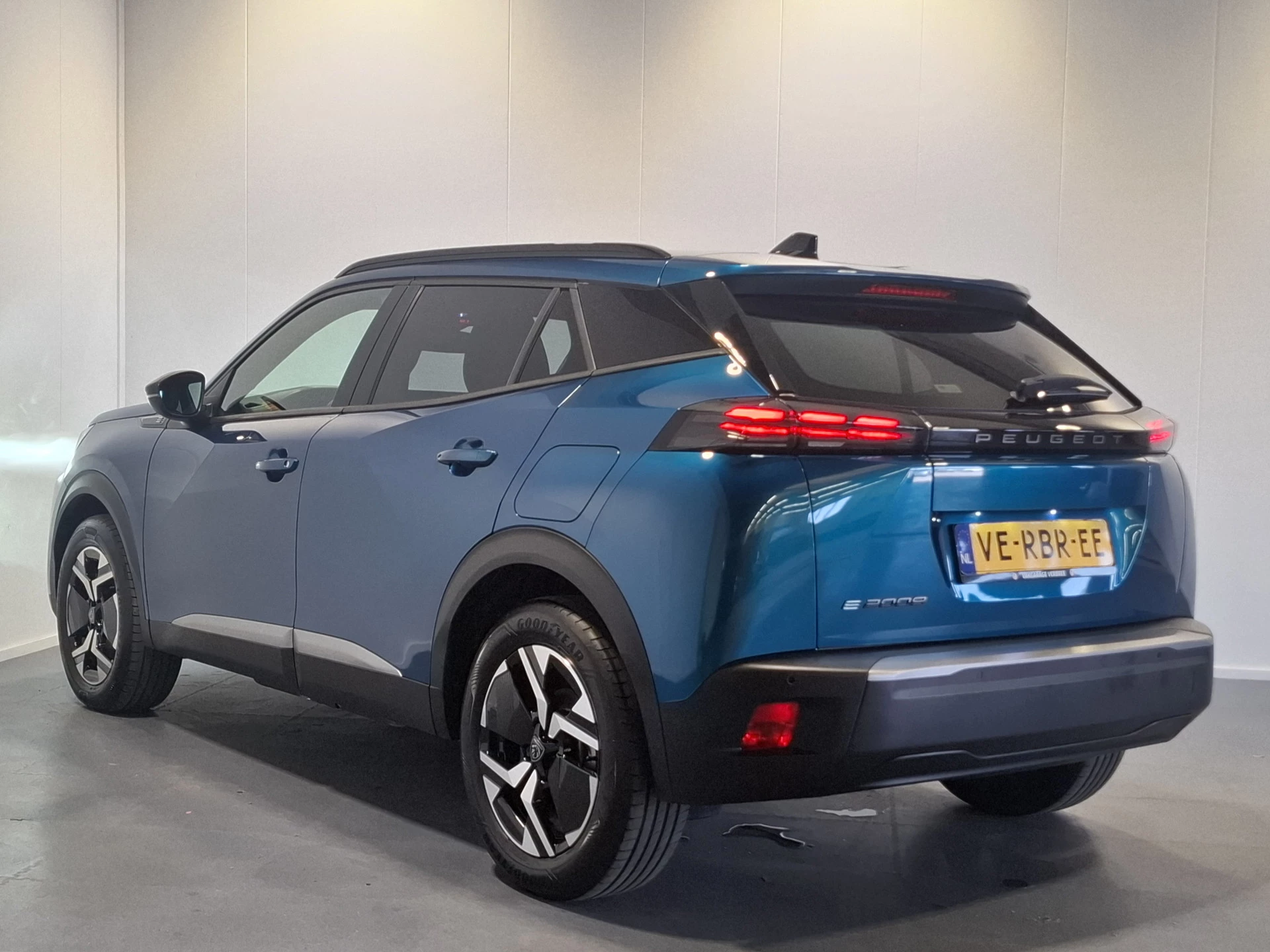 Hoofdafbeelding Peugeot e-2008