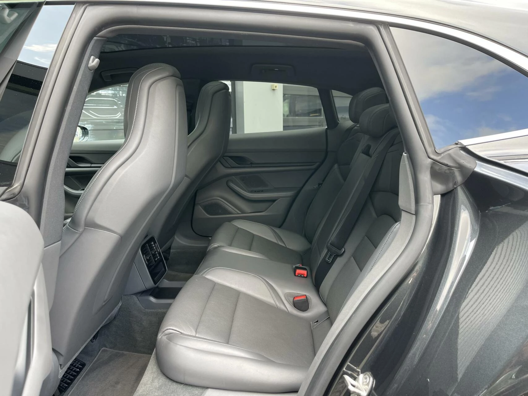 Hoofdafbeelding Porsche Taycan