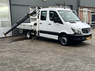 Hoofdafbeelding Mercedes-Benz Sprinter Mercedes-Benz Sprinter 513 cdi 130pk DC Laadkraan Hiab 017T Airco Trekhaak 2000kg Open laadbak Euro 6 Pick-up 1e eigenaar Dubbele cabine Bakwagen Autolaadkraan Kraan Pick-up Autolaadkraan Kraan P-up Bakwagen