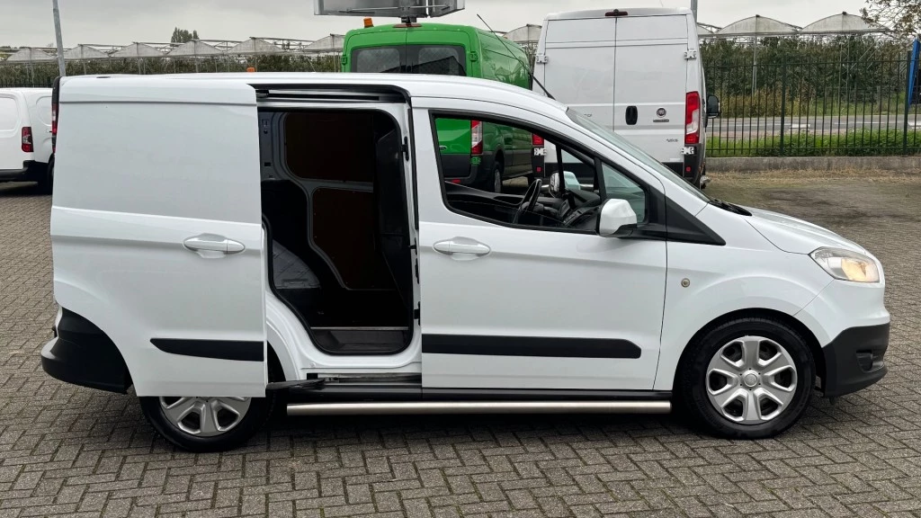 Hoofdafbeelding Ford Transit Courier