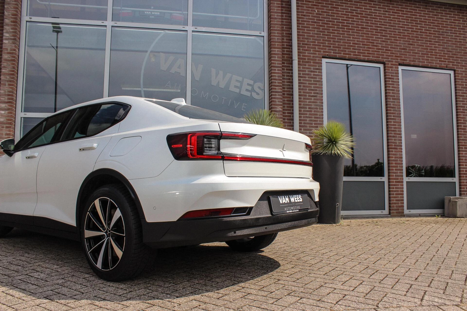 Hoofdafbeelding Polestar 2