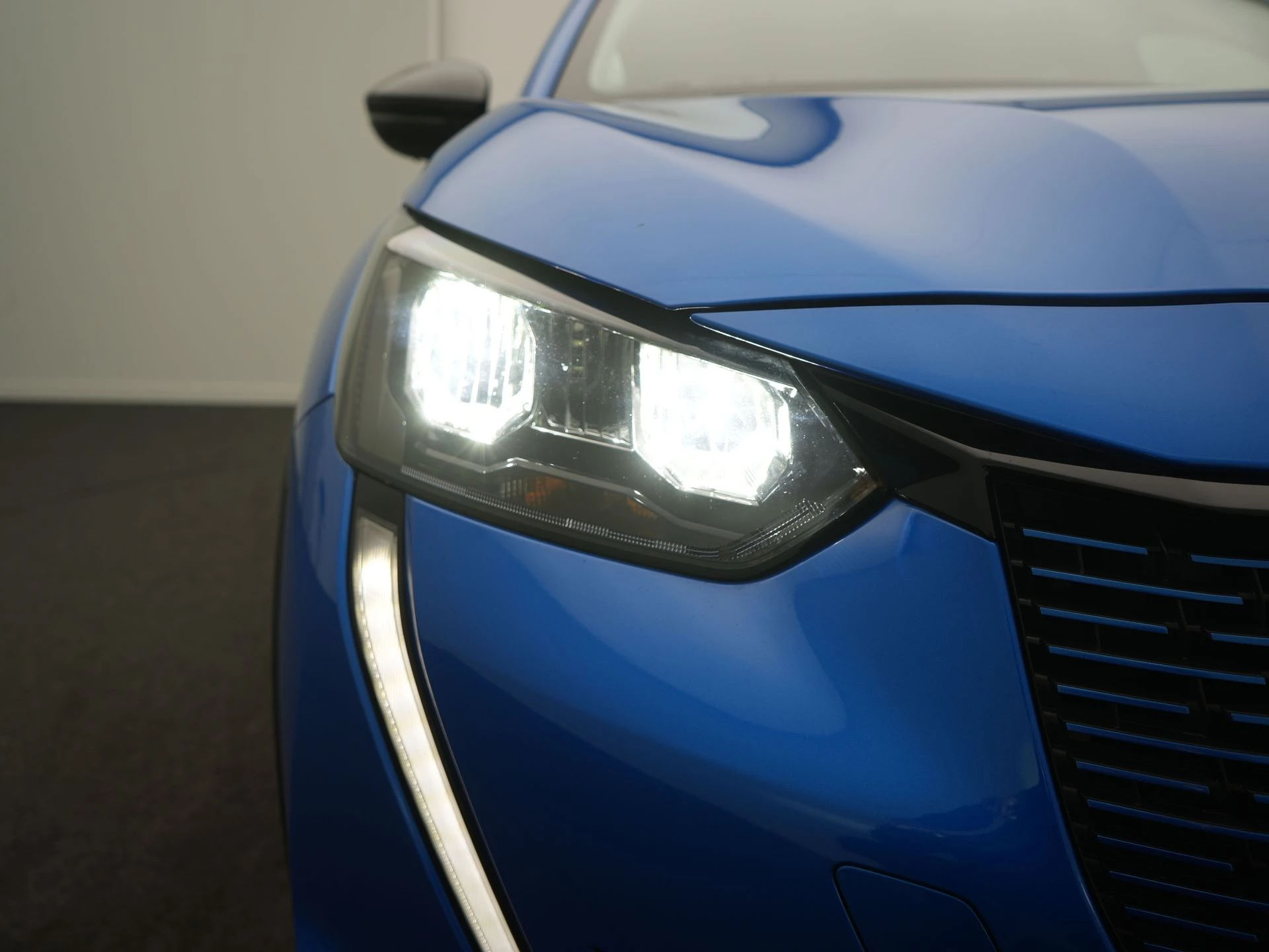 Hoofdafbeelding Peugeot e-208