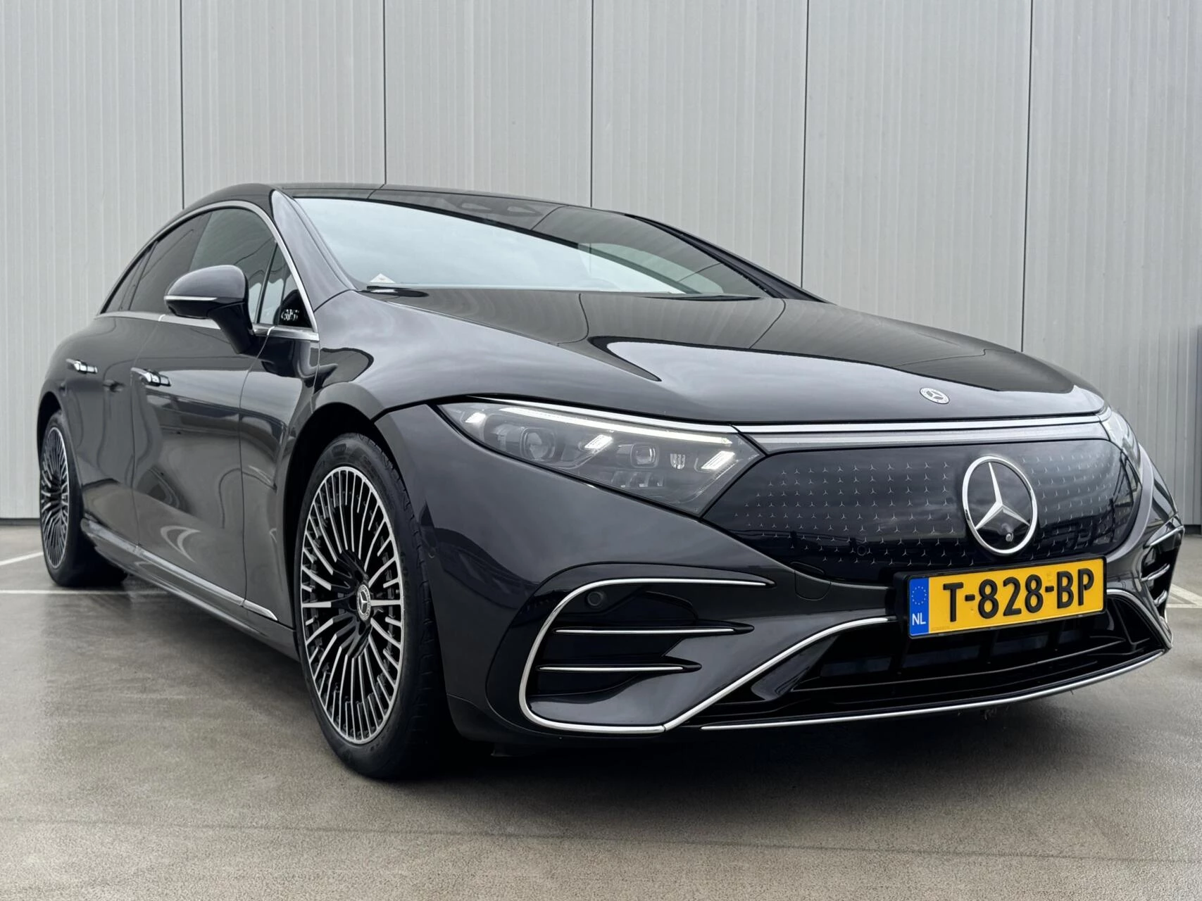 Hoofdafbeelding Mercedes-Benz EQS