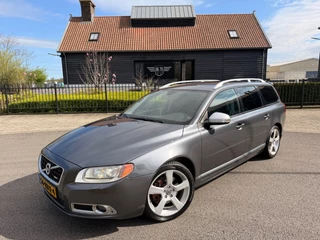 Volvo V70 2.0T R-Edition 200PK AUTOMAAT LEER NAVI XENON