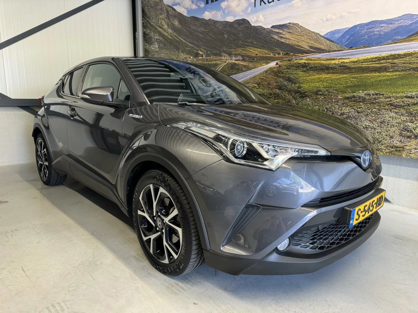 Hoofdafbeelding Toyota C-HR