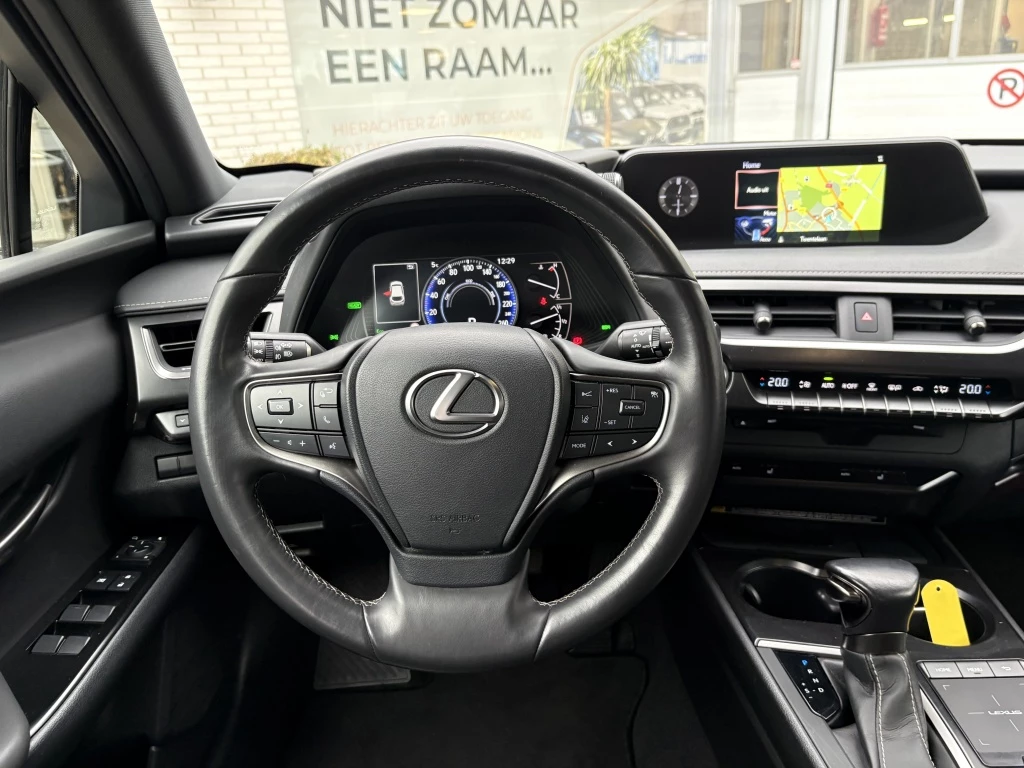 Hoofdafbeelding Lexus UX