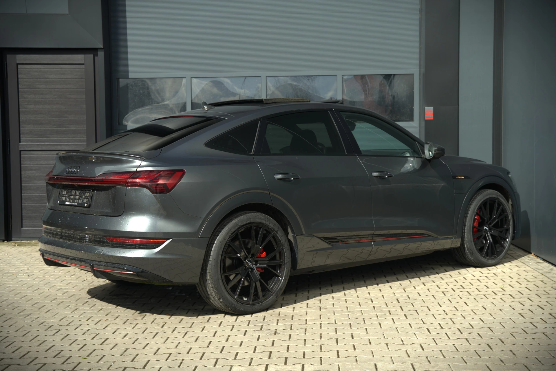 Hoofdafbeelding Audi e-tron