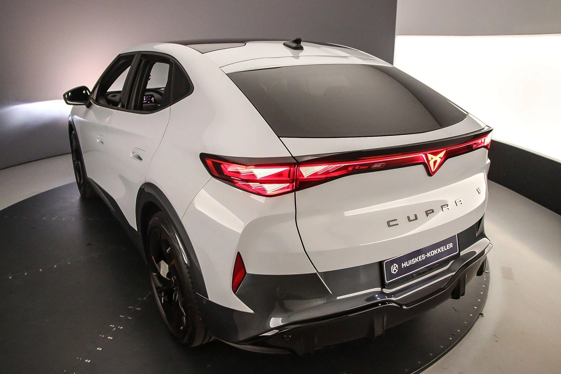 Hoofdafbeelding CUPRA Tavascan