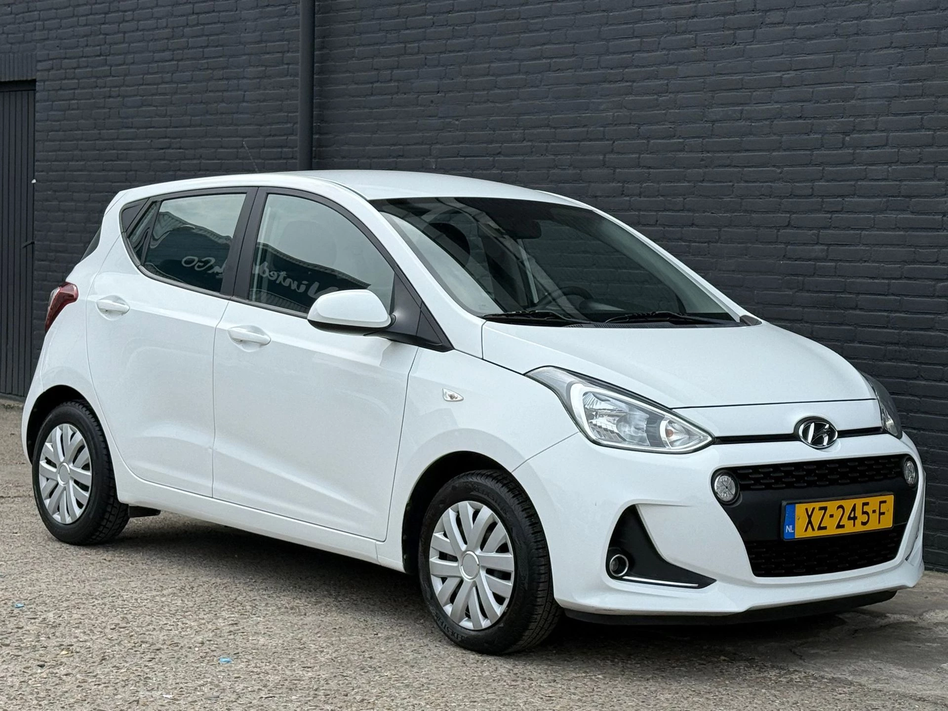 Hoofdafbeelding Hyundai i10