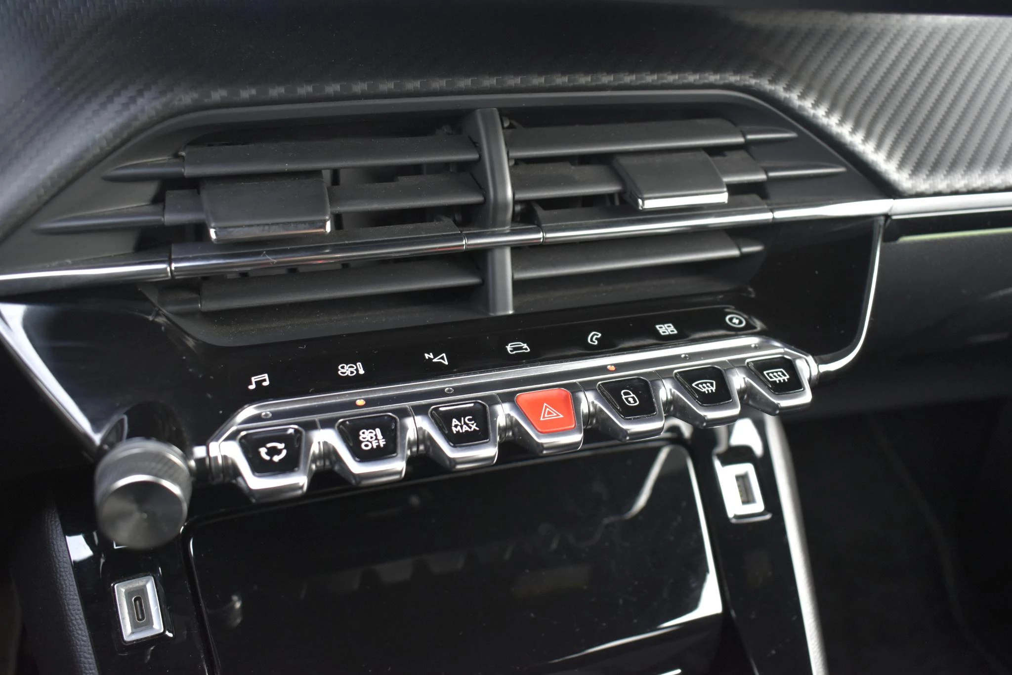 Hoofdafbeelding Peugeot e-2008