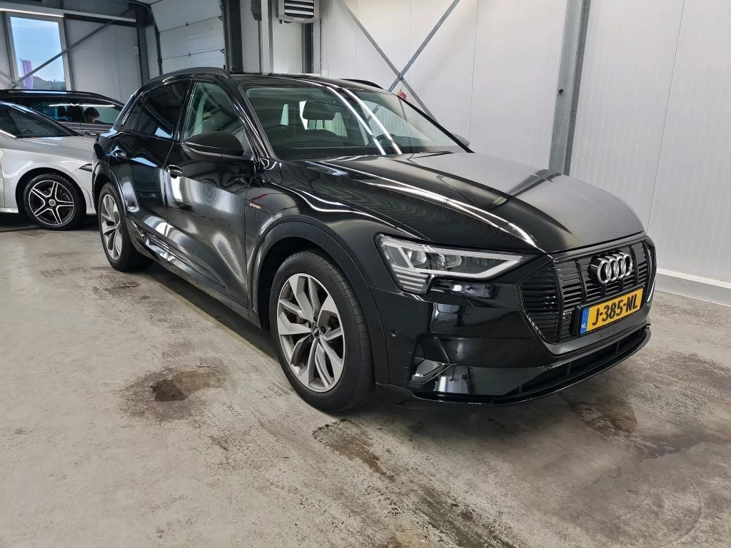 Hoofdafbeelding Audi e-tron