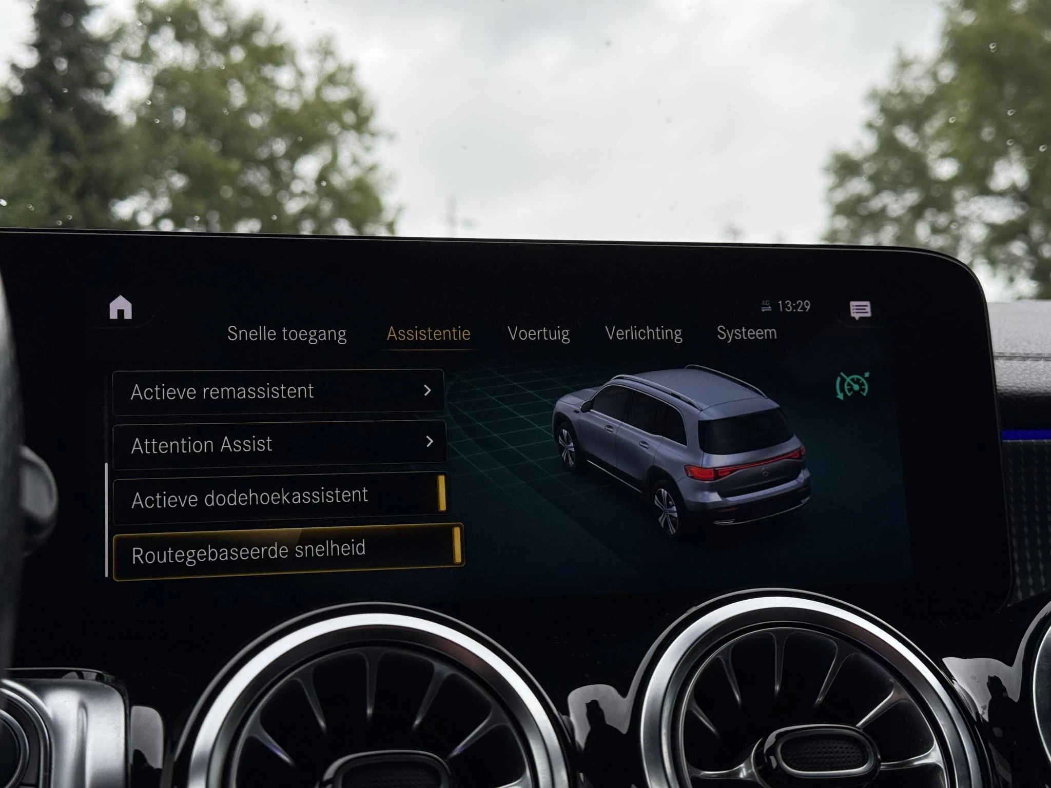 Hoofdafbeelding Mercedes-Benz EQB