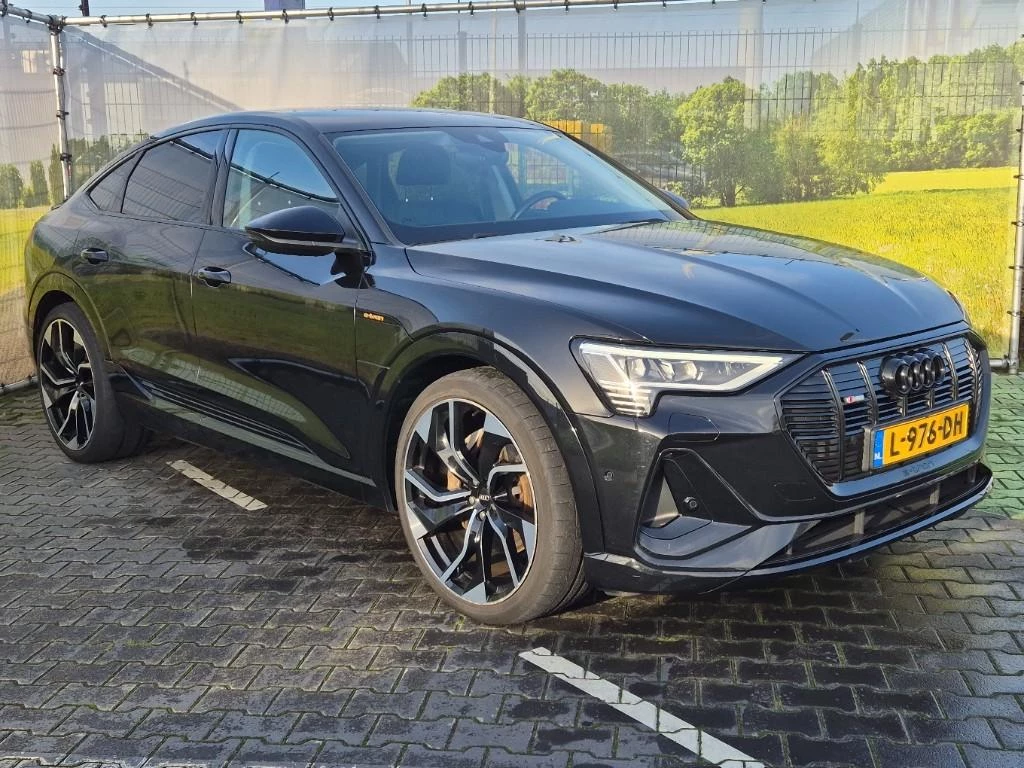 Hoofdafbeelding Audi e-tron