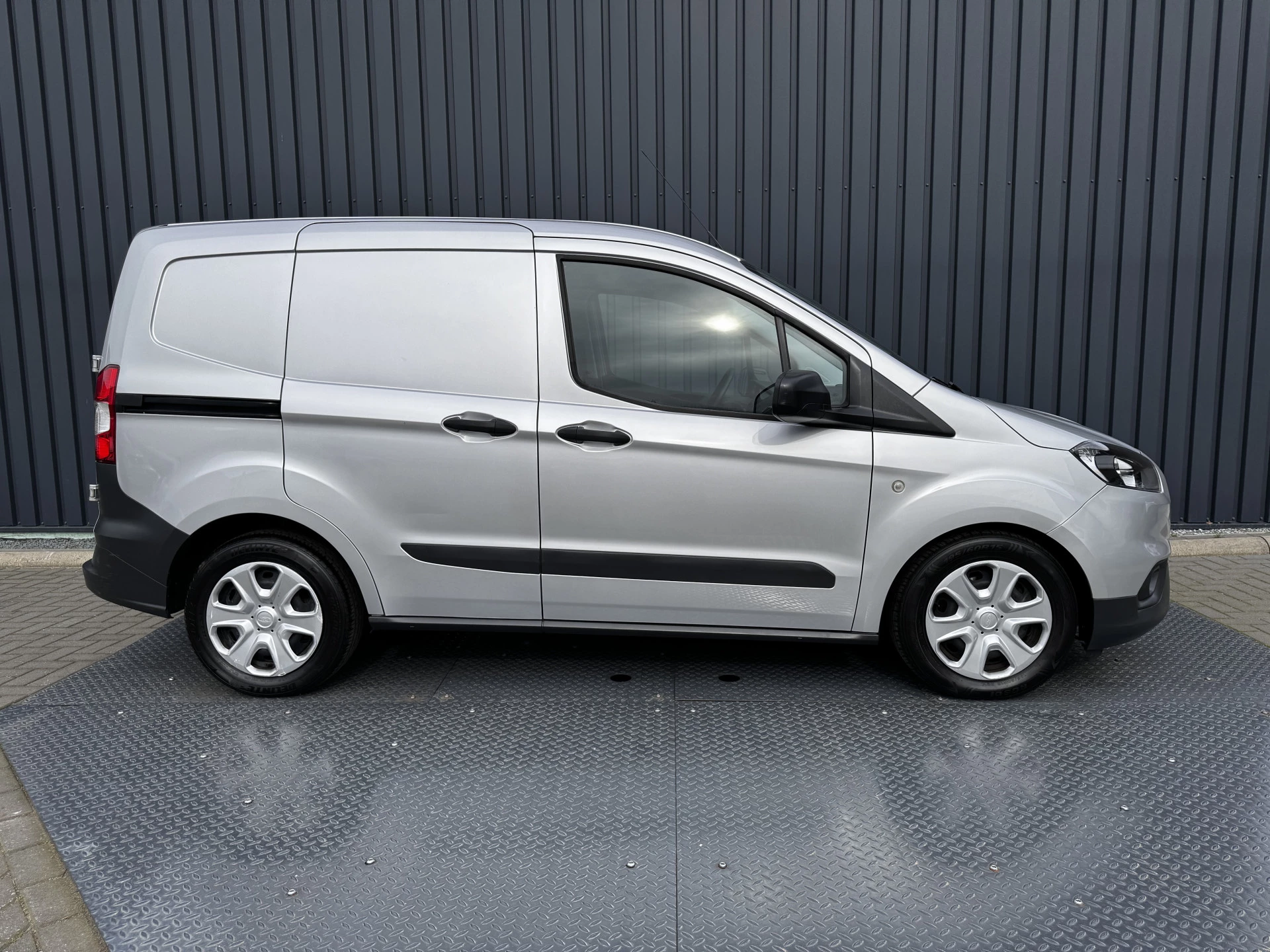 Hoofdafbeelding Ford Transit Courier