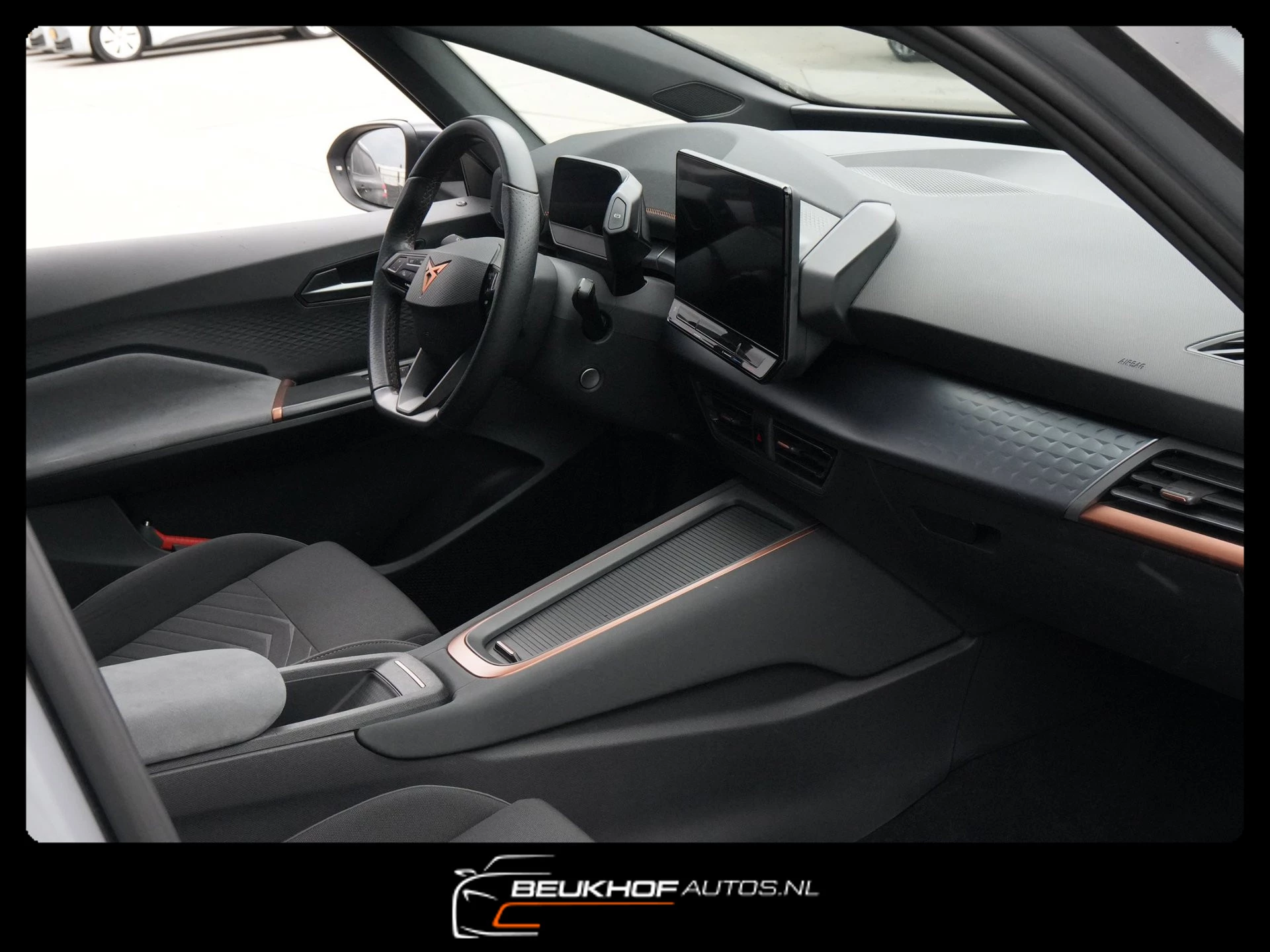 Hoofdafbeelding CUPRA Born