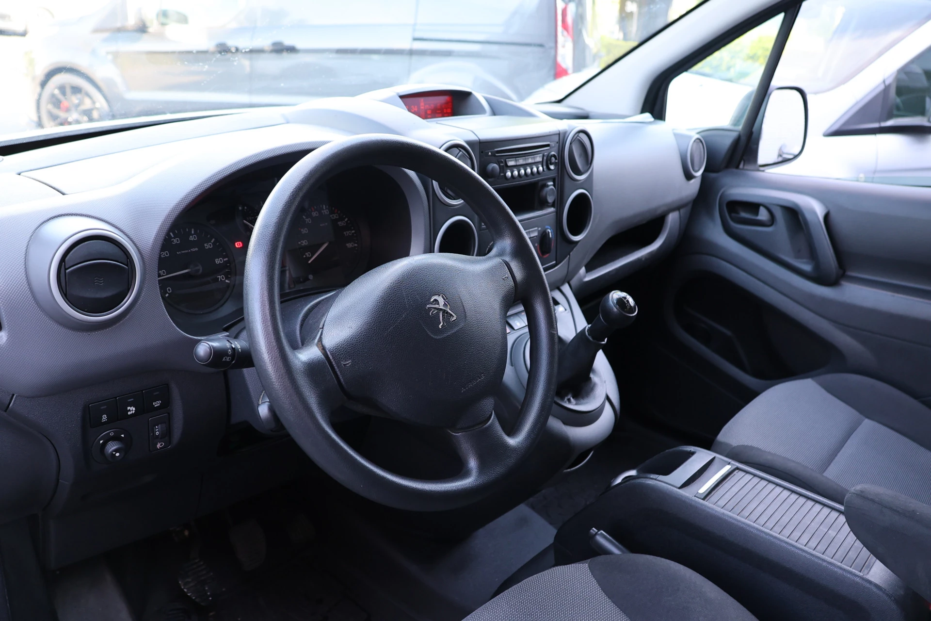 Hoofdafbeelding Peugeot Partner