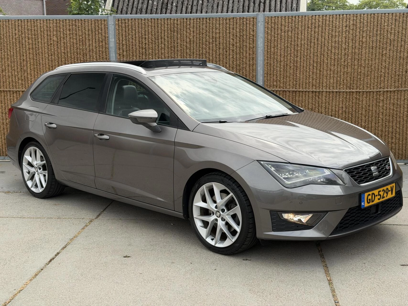 Hoofdafbeelding SEAT Leon