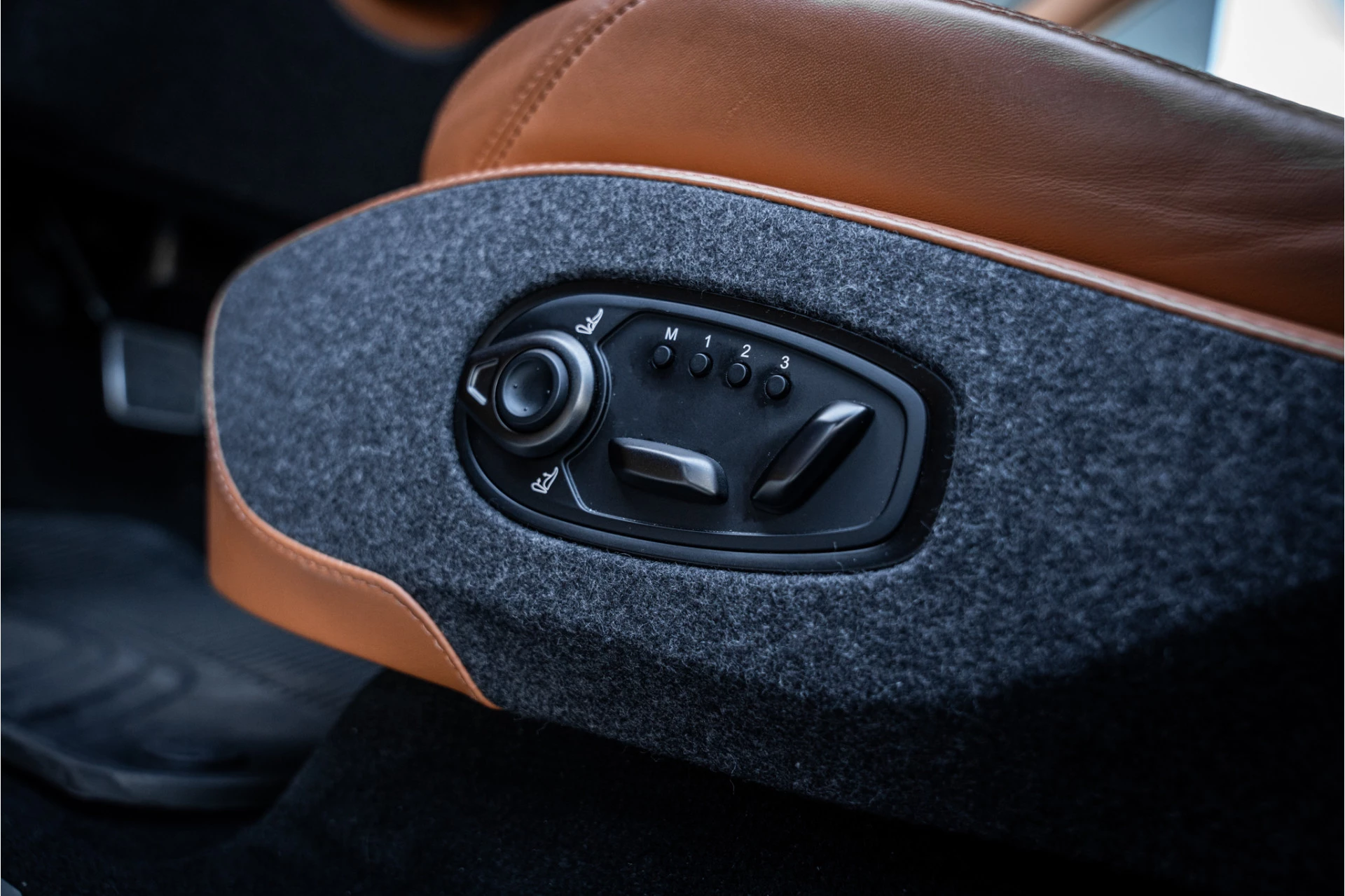 Hoofdafbeelding Aston Martin DBX