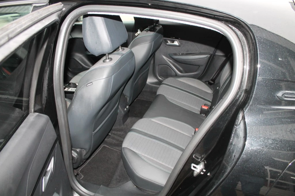 Hoofdafbeelding Peugeot e-208