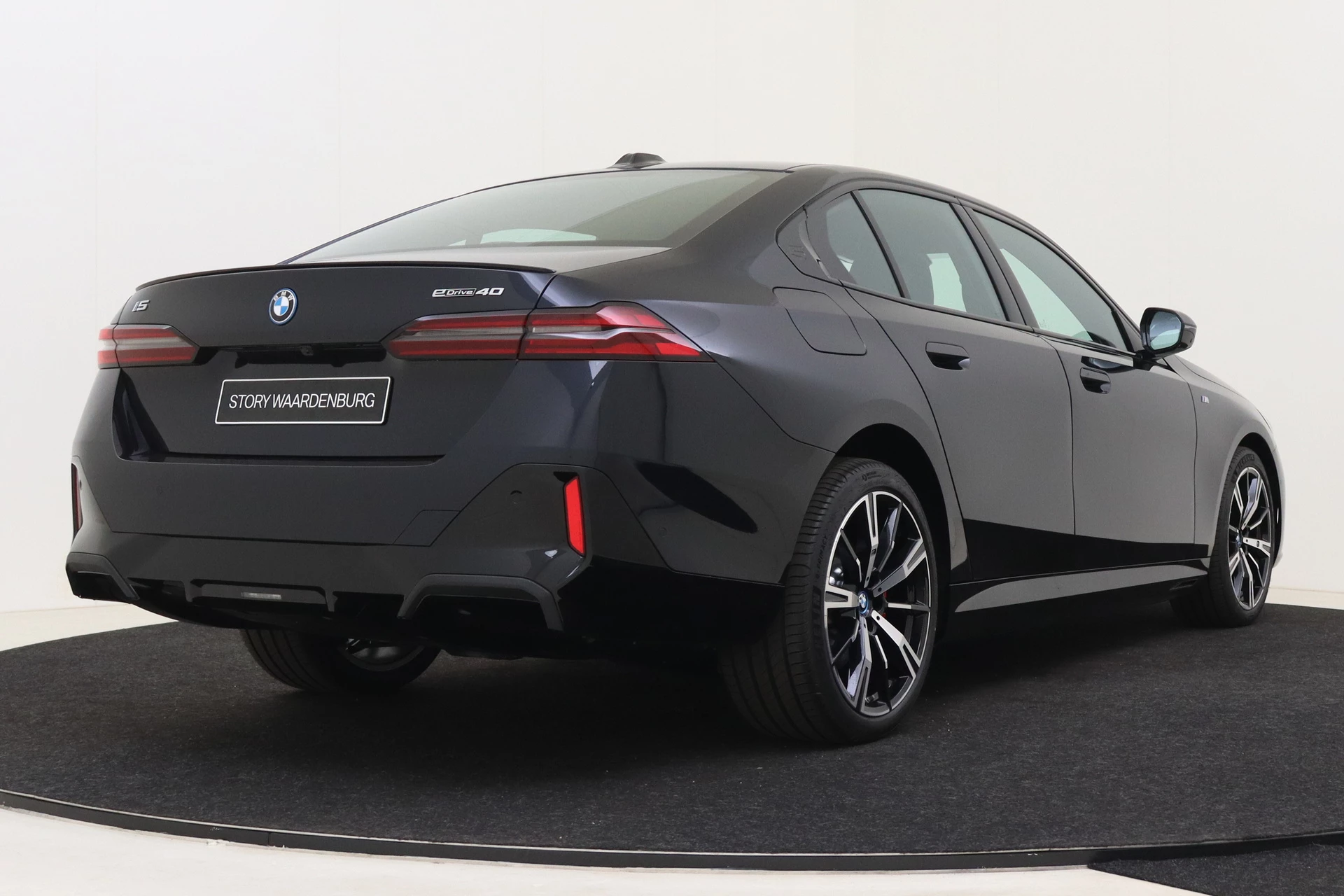 Hoofdafbeelding BMW i5